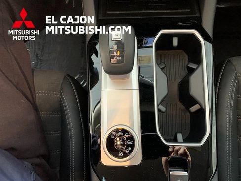New 2026 Mitsubishi Outlander SE AWD/4WD image 15