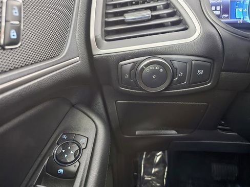 Used 2022 Ford Edge SEL image 40