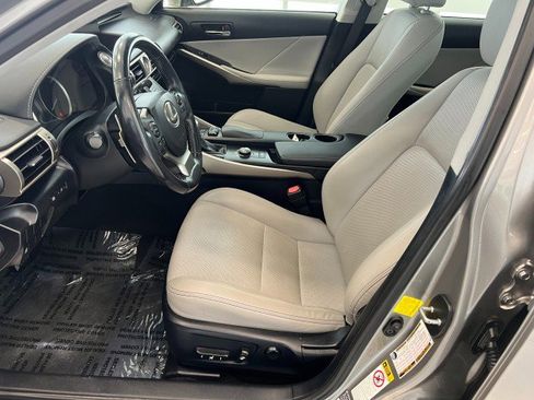 Used 2016 Lexus IS 300 AWD image 9