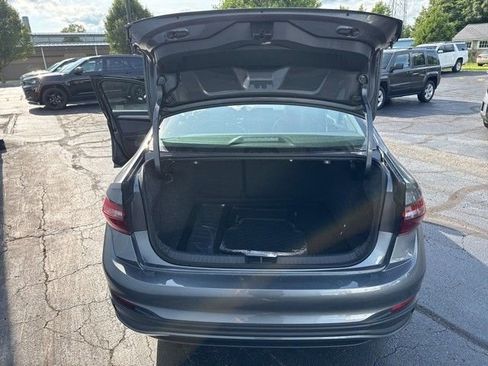 Used 2025 Volkswagen Jetta SE FWD image 67