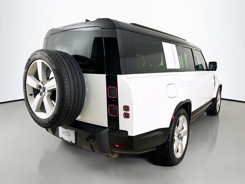 Used 2026 Land Rover Defender 130 X-Dynamic SE AWD/4WD image 5