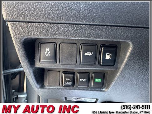 Used 2018 Nissan Rogue SV AWD/4WD image 25