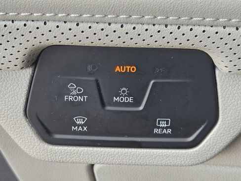 Used 2024 Volkswagen Atlas SE w/ Black Wheel Package FWD image 24