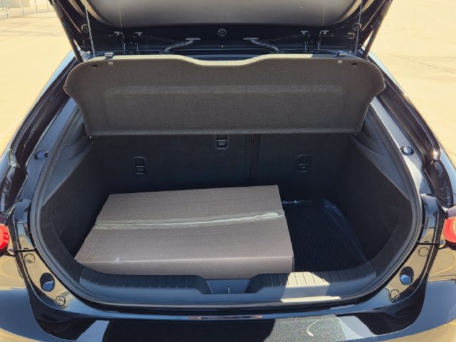 New 2026 MAZDA MAZDA3 2.5 S Hatchback w/ Premium Pkg FWD image 10