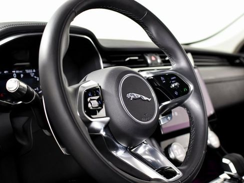 Used 2022 Jaguar F-PACE S image 21
