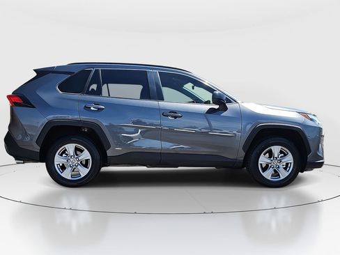 Certified 2023 Toyota RAV4 LE AWD/4WD image 4