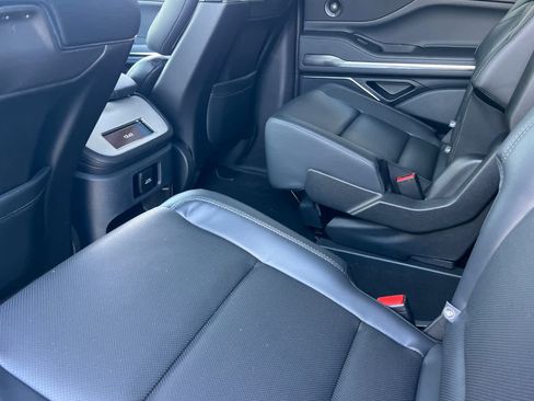 New 2026 Lincoln Navigator Premiere AWD/4WD image 4