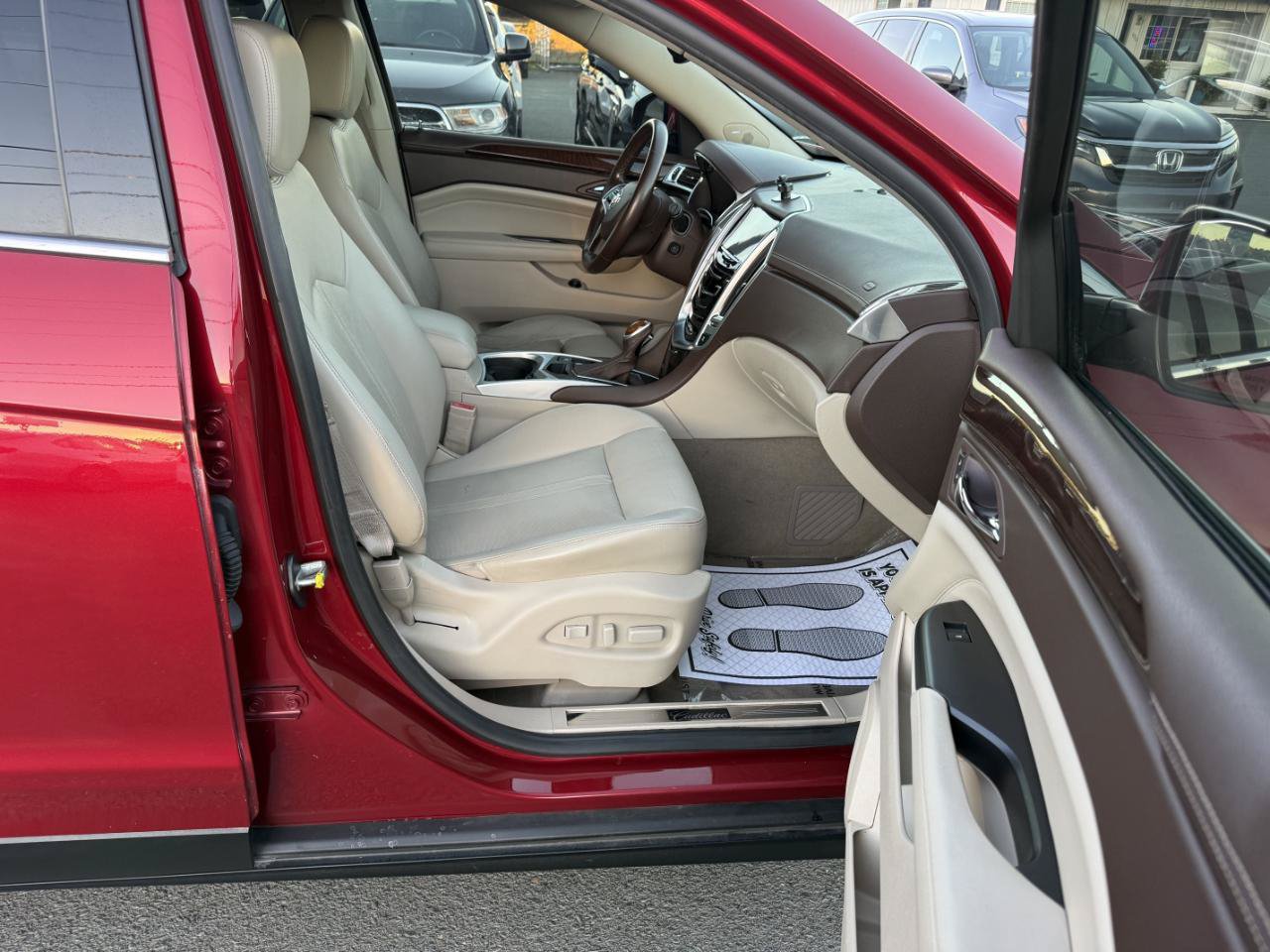 Used 2013 Cadillac SRX Performance w/ LPO, U-Rail D-Rings Package FWD image 13