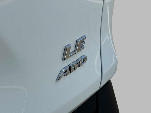 Used 2024 Toyota RAV4 LE AWD/4WD image 12