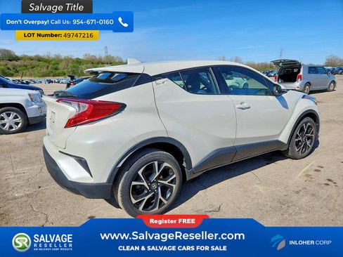 Used 2021 Toyota C-HR XLE FWD image 4
