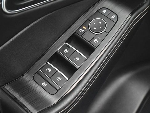 Used 2022 Nissan Rogue Platinum w/ Head-Up Display Package image 9