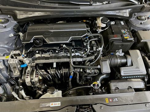 Used 2025 Hyundai Elantra SEL image 35