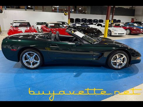 Used 2001 Chevrolet Corvette Convertible w/ Preferred Equipment Group2 RWD image 9