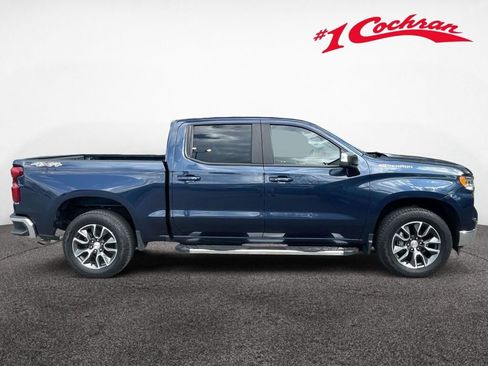 Used 2022 Chevrolet Silverado 1500 LT AWD/4WD image 6