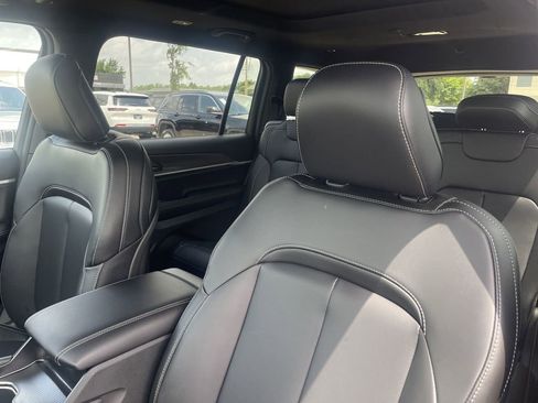 New 2025 Jeep Grand Cherokee L Limited w/ Black Appearance Package image 14