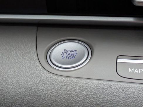 Used 2023 Hyundai Elantra SEL w/ Convenience Package image 28