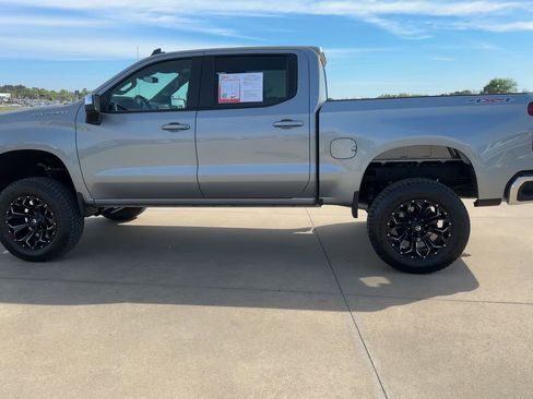 Used 2025 Chevrolet Silverado 1500 LT image 6