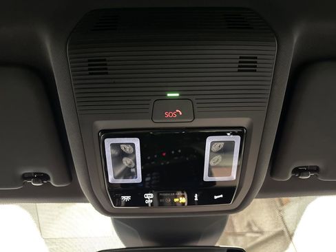 Used 2023 Volkswagen ID.4 Pro image 24