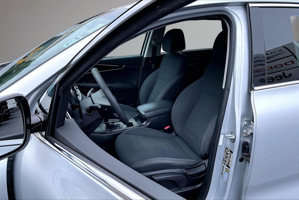 Used 2017 Kia Sorento AWD image 20