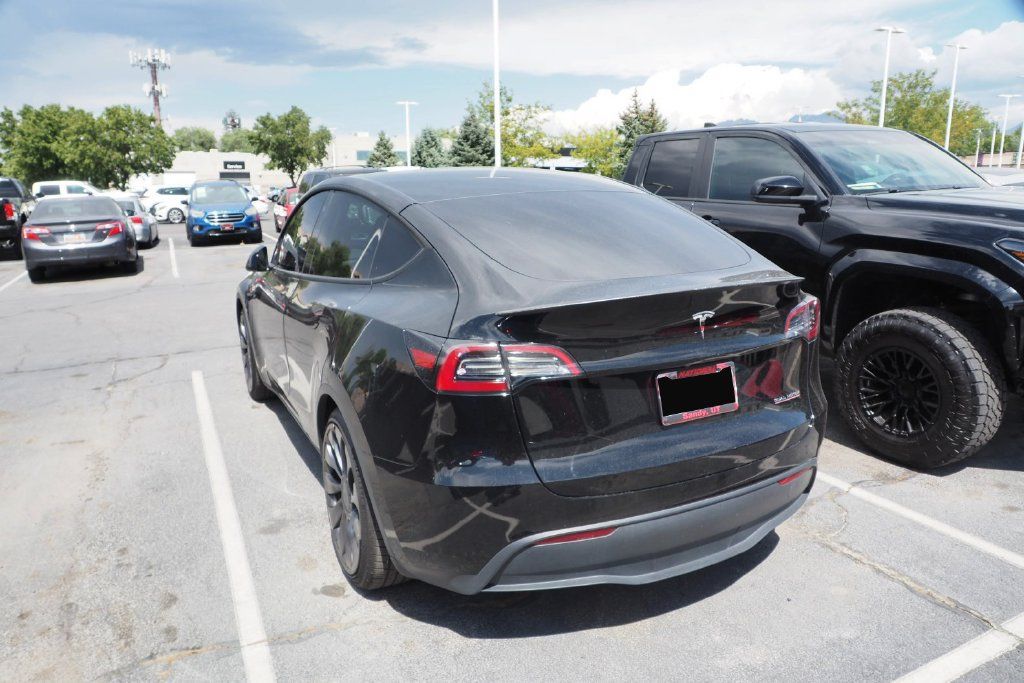 Used 2023 Tesla Model Y Performance AWD/4WD image 4