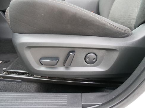 Used 2021 Nissan Rogue SV image 17