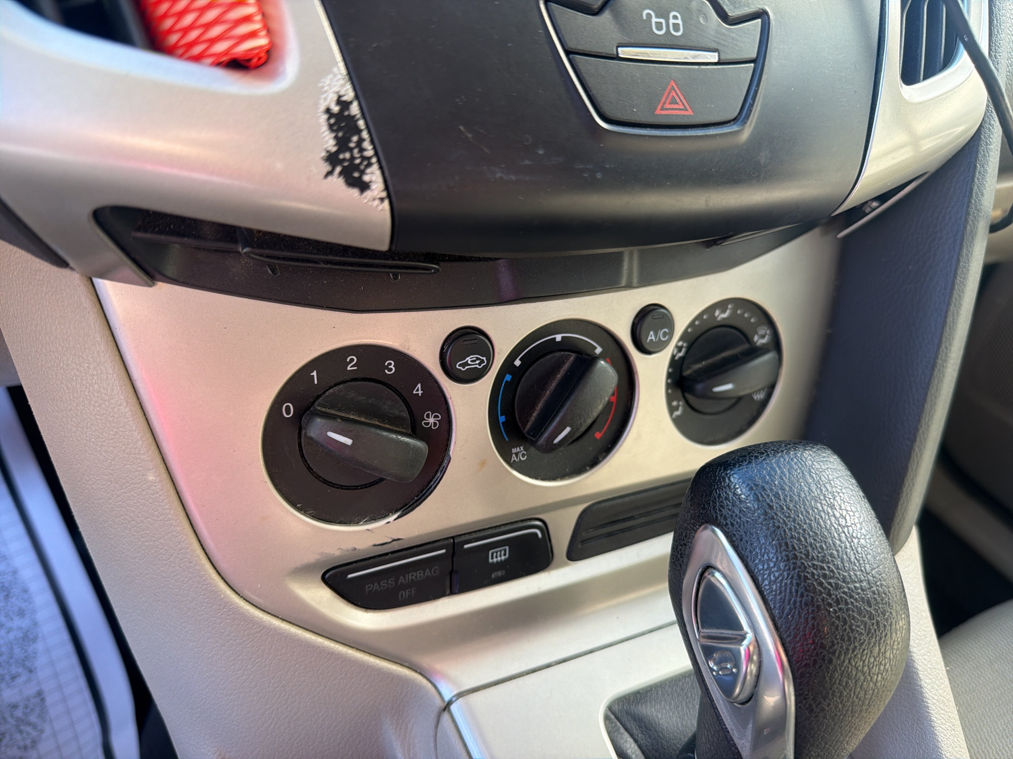 Used 2012 Ford Focus SE FWD image 26