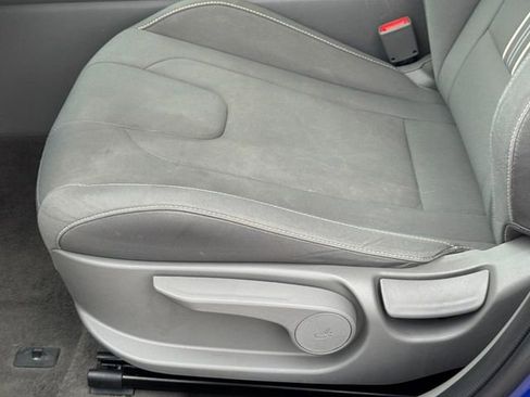 Used 2024 Hyundai Elantra SEL image 25