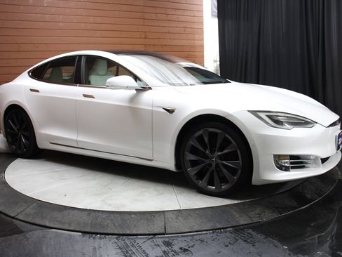 Used 2020 Tesla Model S AWD image 18