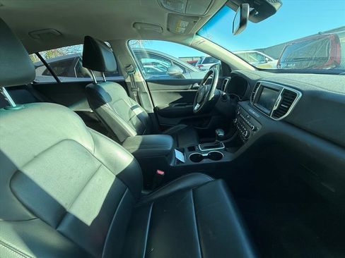 Used 2017 Kia Sportage EX image 10