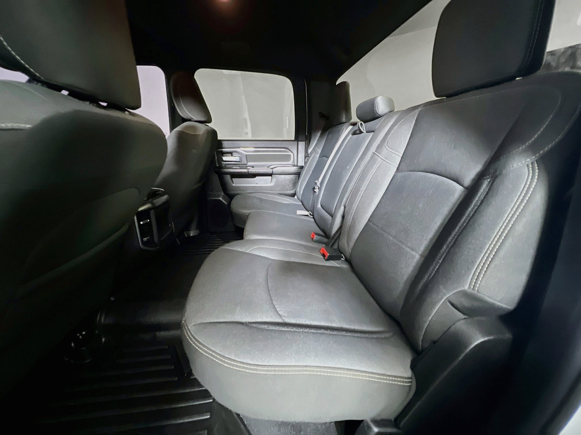 Used 2024 RAM 2500 Big Horn w/ Sport Appearance Package AWD/4WD image 28