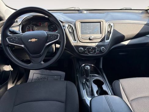 Used 2018 Chevrolet Malibu LT FWD image 10