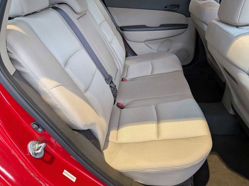 Used 2012 Hyundai Elantra GLS image 18