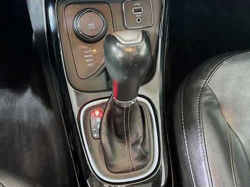 Used 2018 Jeep Compass Limited w/ Navigation Group AWD/4WD image 25