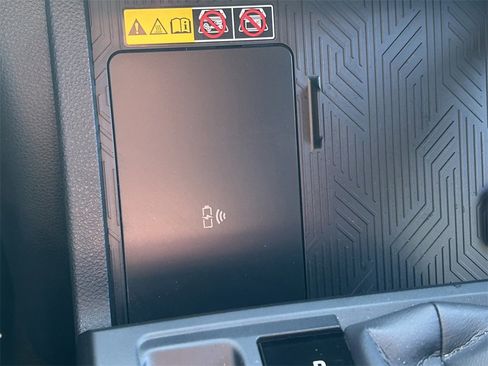 Used 2025 Toyota 4Runner Limited image 35