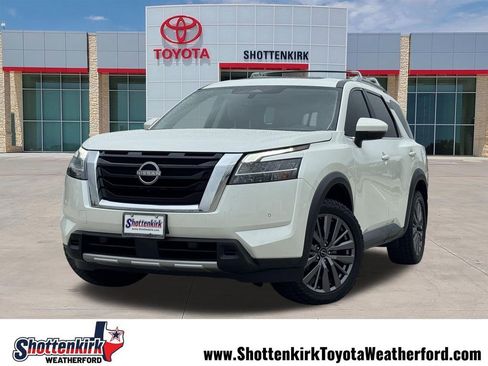Used 2023 Nissan Pathfinder SL w/ SL Premium Package AWD/4WD image 1