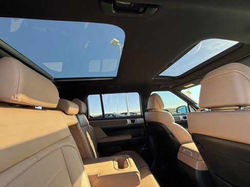 Used 2025 Hyundai Santa Fe Limited image 38