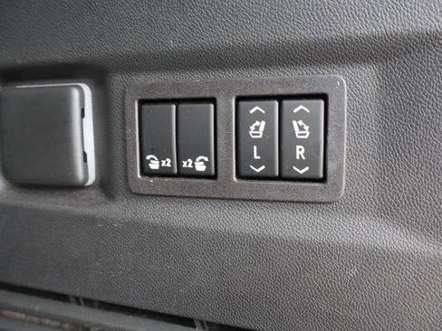 Used 2023 Chevrolet Tahoe High Country AWD/4WD image 42