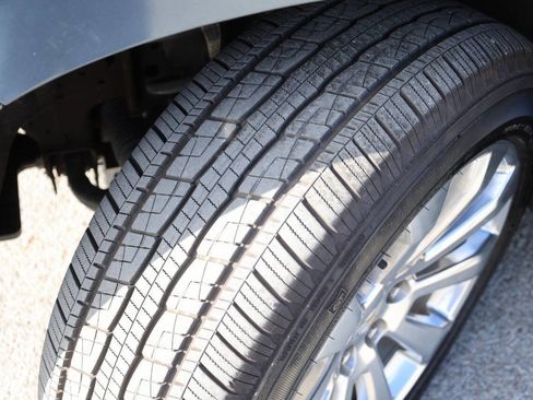 Used 2021 Chevrolet Suburban Premier image 27