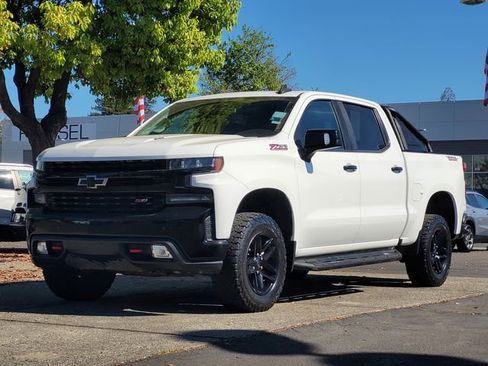 Used 2020 Chevrolet Silverado 1500 LT Trail Boss image 10