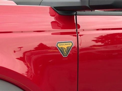 New 2025 Ford Bronco Badlands image 11