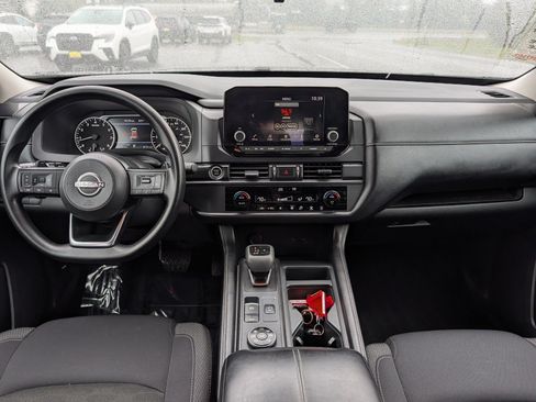 Used 2024 Nissan Pathfinder S AWD/4WD image 10