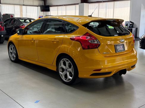 Used 2013 Ford Focus ST FWD image 4