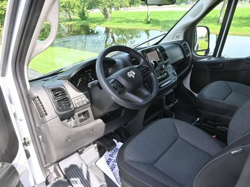 Used 2025 RAM ProMaster 2500 w/ Safety Group FWD image 10