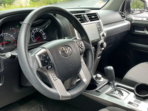 Used 2024 Toyota 4Runner SR5 AWD/4WD image 9