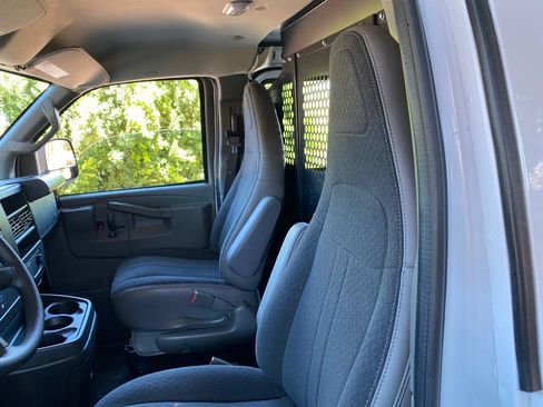 Used 2025 Chevrolet Express 2500 w/ Driver Convenience Package RWD image 22