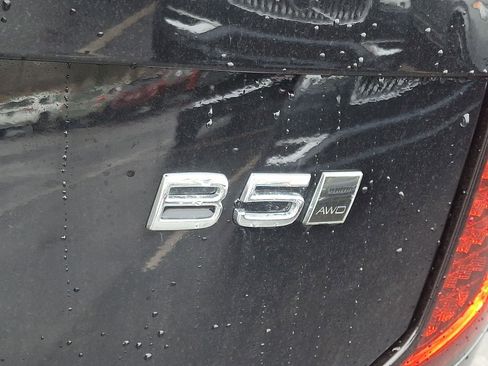 Certified 2025 Volvo XC90 B5 Plus image 32