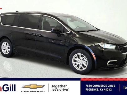 Used 2023 Chrysler Pacifica Touring-L