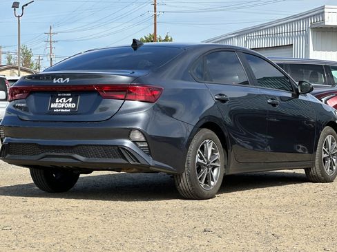 Used 2024 Kia Forte LXS FWD image 4