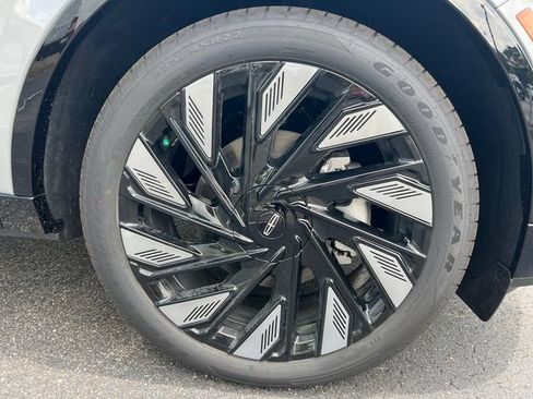 New 2026 Lincoln Nautilus Reserve w/ Jet Appearance Package AWD/4WD image 13