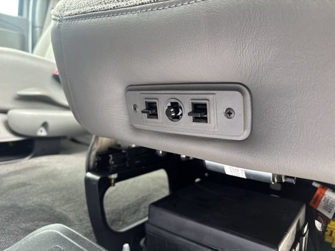 New 2026 Chevrolet Express 3500 LT w/ LT Preferred Equipment Group RWD image 15